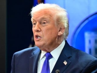 Trump’tan İran’a: Füzelerinizi fırlattınız artık masaya dönün
