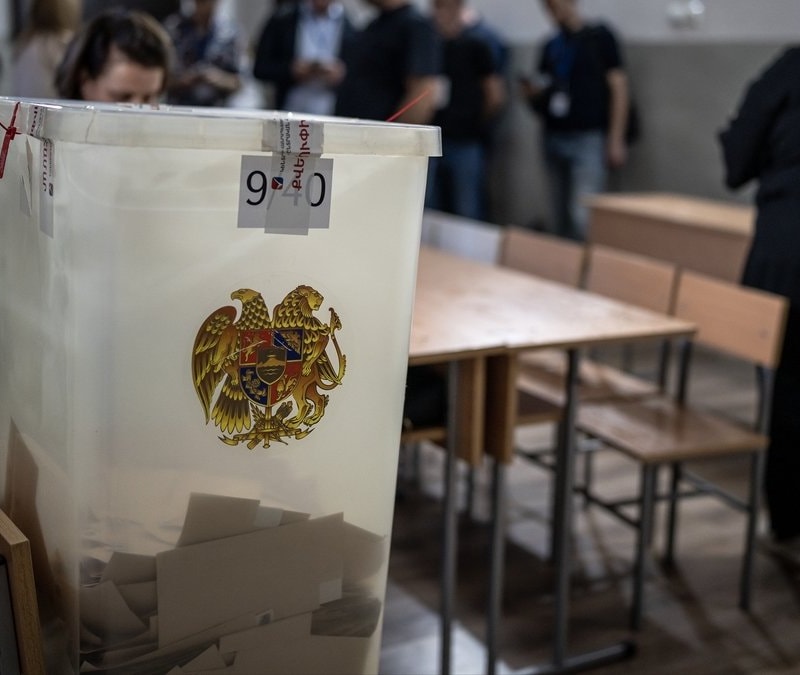 Ermenistan seçimlerinde Paşinyan'ın partisi ilk sırada