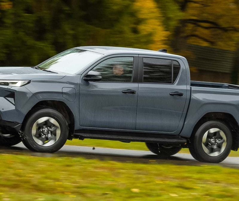 Toyota efsanesi Hilux geri dönüyor: Türkiye için tarih belli