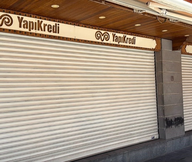 Diyarbakır'da Yapı Kredi Şubesi'ne silahlı saldırı düzenlend
