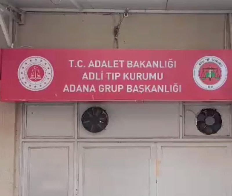 Adana'da yakınlarının ulaşamadığı çift evlerinde ölü bulundu