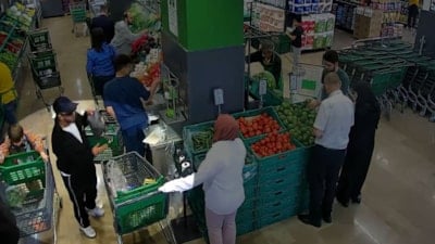 İstanbul'da içinde altın ve döviz bulunan çantayı çalan şüpheliler yakalandı