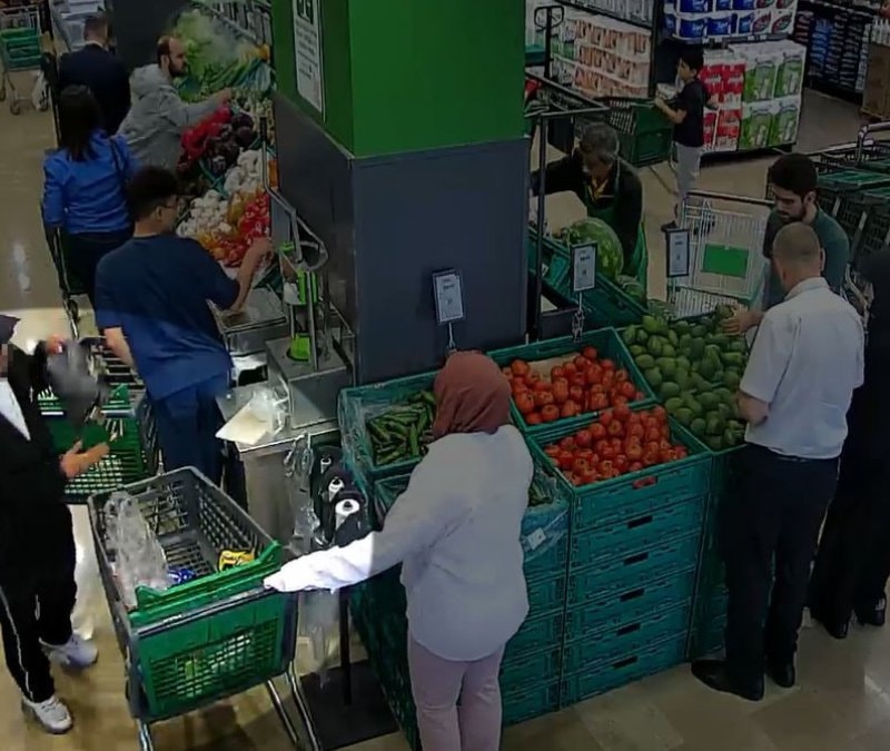 İstanbul'da içinde altın ve döviz bulunan çantayı çalan şüph