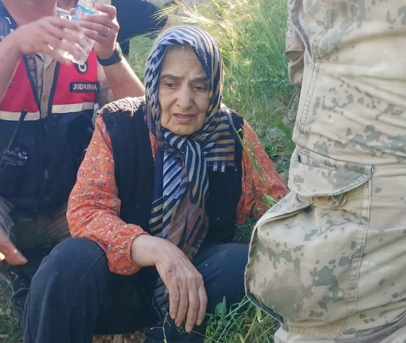 Tunceli'de kaybolan alzheimer hastası kadın dere yatağında b
