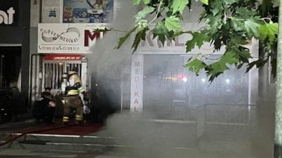 Manisa’da medikal ürünler satan iş yerinde yangın