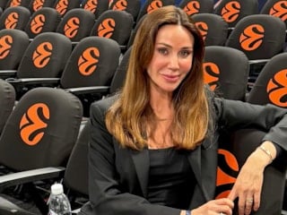 Demet Şener podyumda: Kıyafet bana güç hissettiriyor