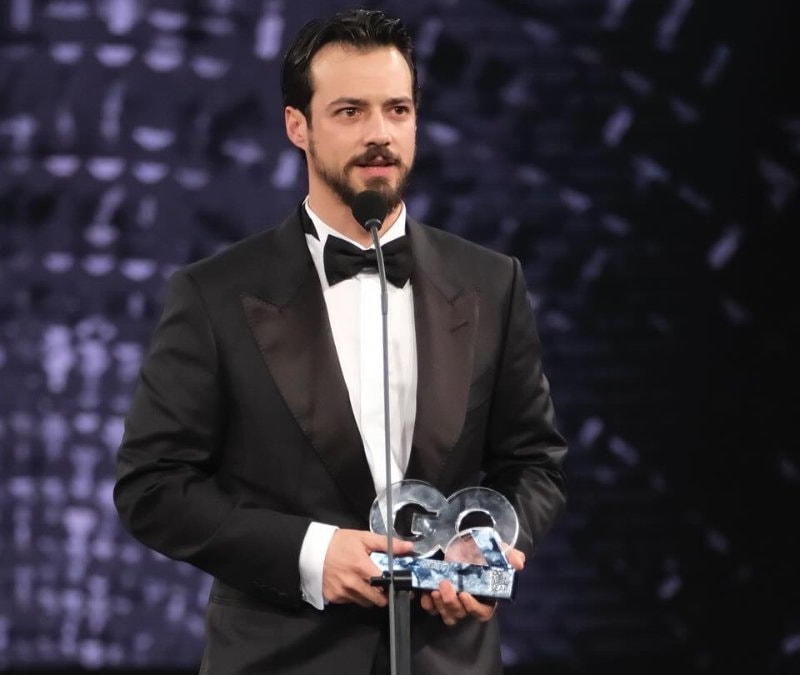 Mert Yazıcıoğlu'ndan aşk paylaşımı! Sevgilisi Zeyn