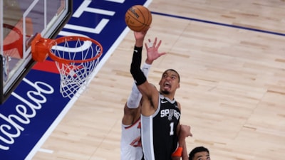 NBA final serisinde Spurs, Knicks'i yenerek durumu 2-1'e getirdi
