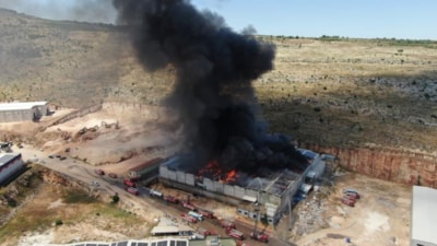 Gaziantep’te tekstil fabrikası alevlere teslim oldu