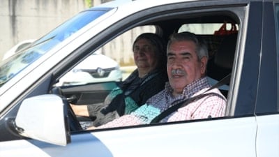 Gurbetçiler yurda giriş yapmaya başladı: Bayrağı görmek bir başka