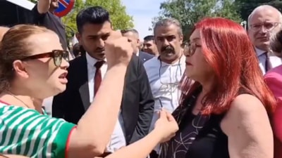 Özgür Özel ve Kılıçdaroğlu taraftarı CHP'li kadınların sözlü kavgası