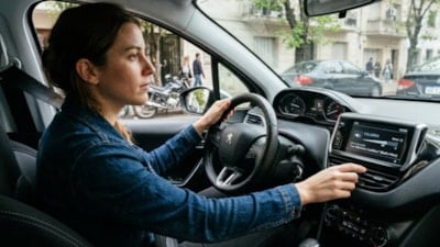 Bilim açıkladı: Park ederken neden müziğin sesini kısarız?