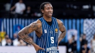 Anadolu Efes, Saben Lee'ye veda etti