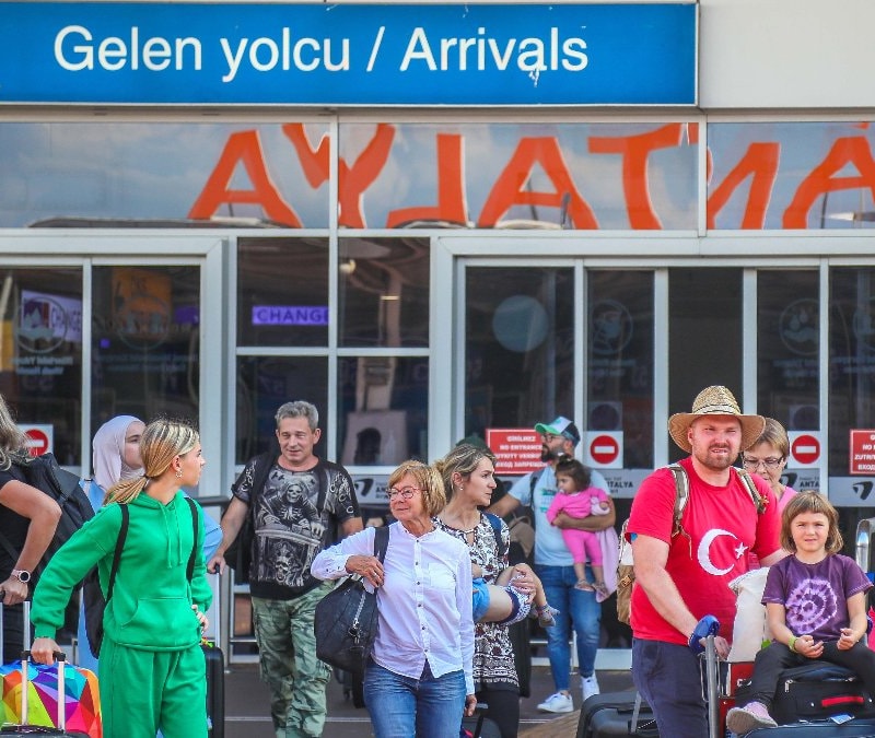 Antalya Havalimanı'na mayıs ayında 3,7 milyon yolc