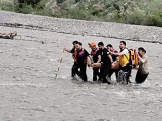 Hakkari'de dereye düşen çoban yaşamını yitirdi