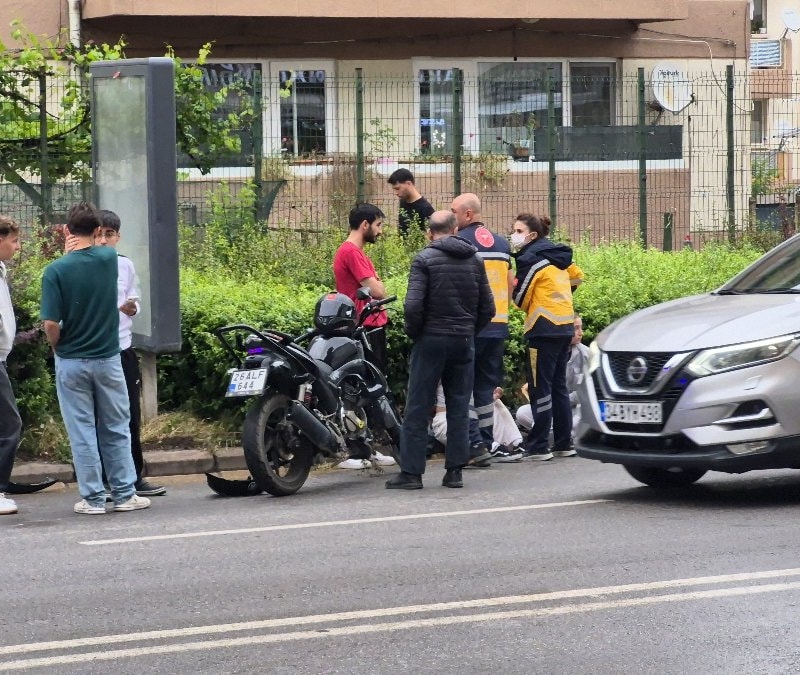 Eskişehir'de caddede U dönüşü yapmaya çalışan otom