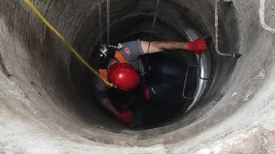 Kırıkkale'de 10 metrelik kuyuya düşen kedi kurtarıldı