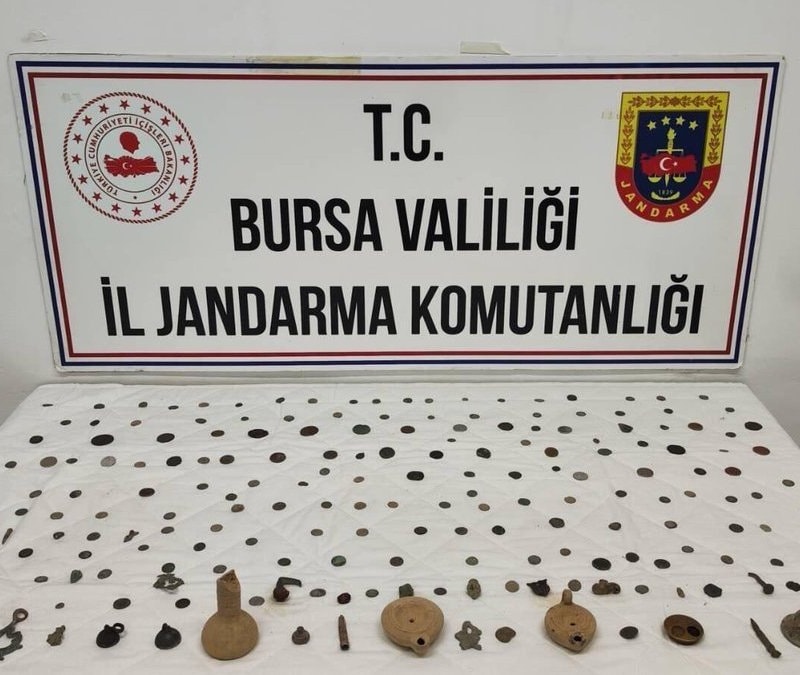Bursa'da 202 sikke ve obje ele geçirildi