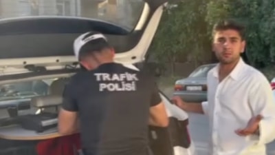 İstanbul'da polis uygulamasını gören servis sürücüsü aracını bırakıp koşarak kaçtı