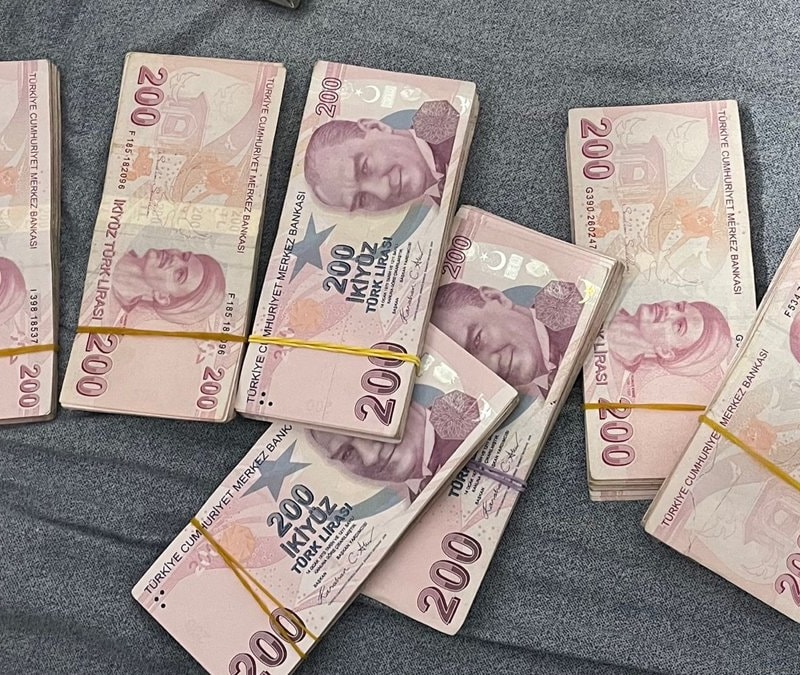 İzmir merkezli FETÖ operasyonu: 12 ilde yapılanma deşifre ed