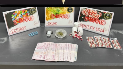 İzmir'de Narko Alan ekipleri zehir tacirlerine göz açtırmıyor: 13 tutuklama