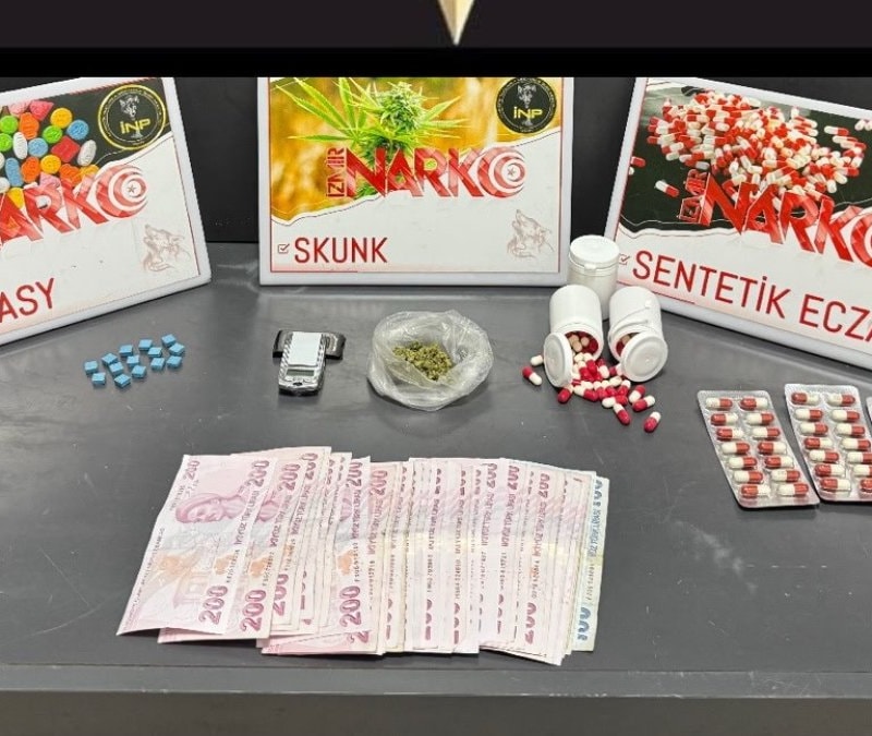 İzmir'de Narko Alan ekipleri zehir tacirlerine göz açtırmıyo