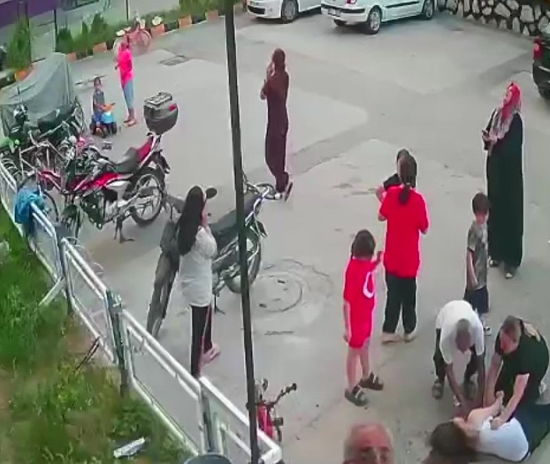 Adana’da 12'nci kattan düşen kız çocuğu hayata kalmayı başar