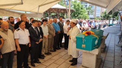 Manisa'da ölen arkadaşının cenazesinde kalp krizi geçirdi