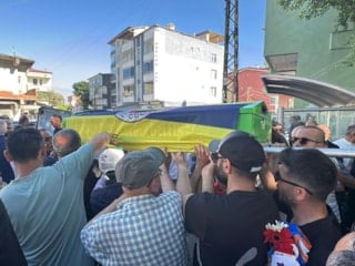 Samsun'da bisiklet sürerken otomobilin çarptığı küçük çocuk hayatını kaybetti