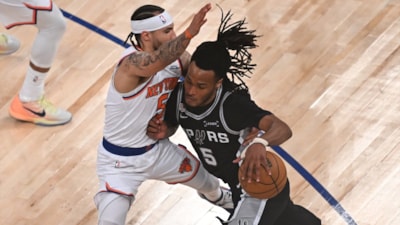 Knicks, NBA finallerinin en büyük geri dönüşünü yaparak Spurs'ü yendi