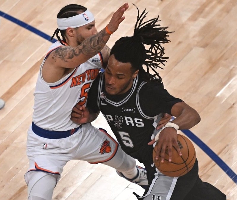 Knicks, NBA finallerinin en büyük geri dönüşünü ya