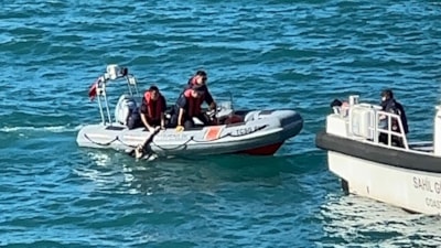 Zonguldak'ta balık tutan yaşlı adam denize düştü