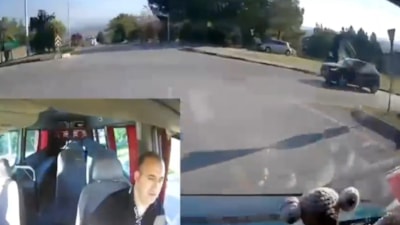 Sakarya'da savcı ile minibüs şoförünün trafikteki tartışması kamerada