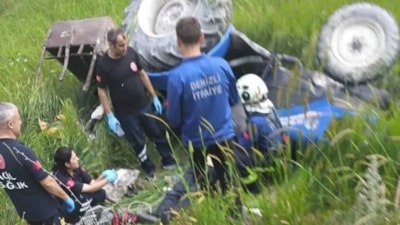 Denizli'de devrilen traktörün altında kalan sürücü öldü