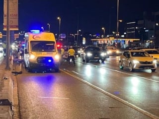İstanbul Bakırköy'de direğe çarpan motosikletteki 2 kişi öldü