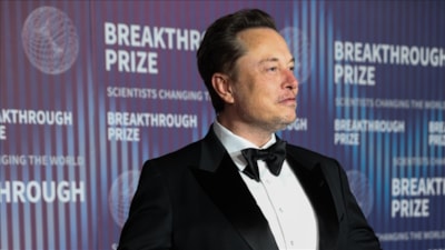 Elon Musk tarihe geçti: Dünyanın ilk trilyon dolar sahibi