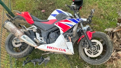 Antalya'da refüje çarpan motosikletin sürücüsü hayatını kaybetti
