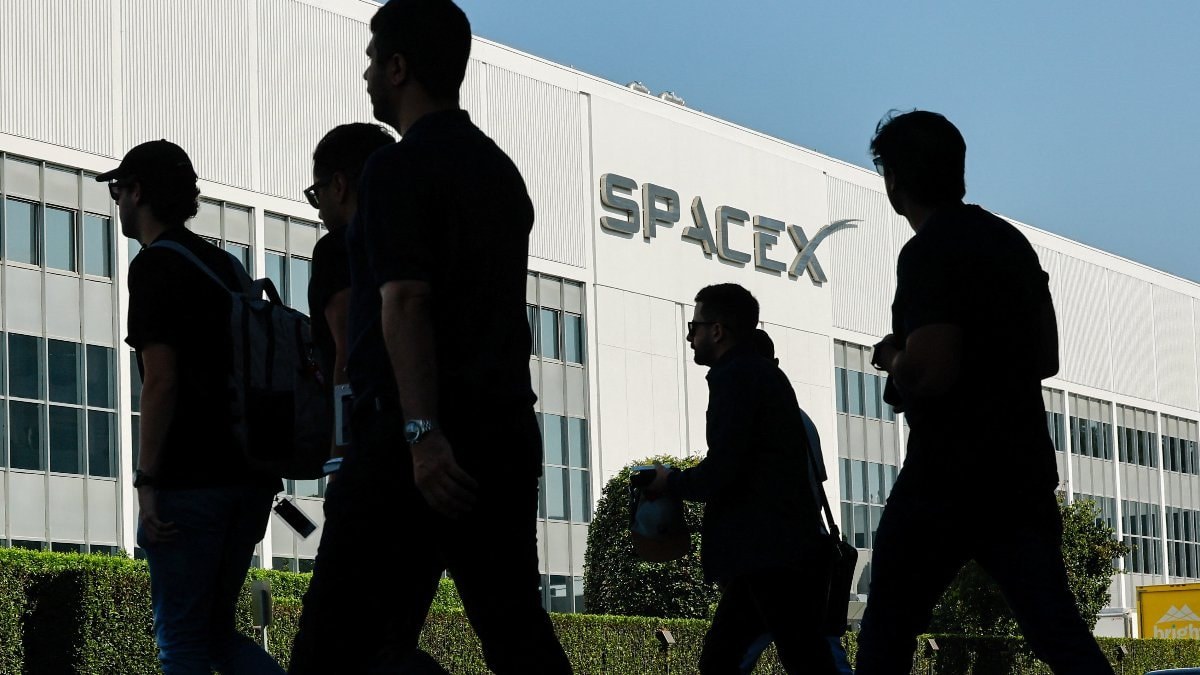 SpaceX Hisseleri Nasdaq'taki İlk Gününde Yüzde 11'den Fazla Yükseldi