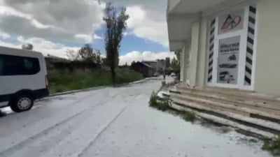 Kars’ta haziran ortasında kış manzarası: Dolu yağışı hayatı durdurdu