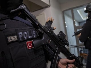 İçişleri Bakanlığı: Kırmızı Bültenle aranan 42 suçlu Türkiye'ye getirildi