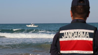 Zonguldak ve Kocaeli'de hava koşulları nedeniyle denize girmek yasaklandı