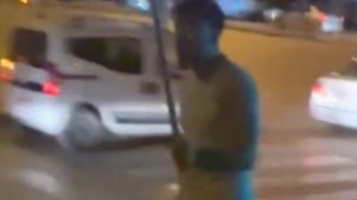 Ankara'da trafikte silahla tehdit eden polis memur görevden uzaklaştırıldı