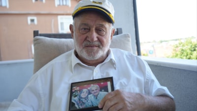 Kocaeli'de 54 yıllık hayat arkadaşını kaybettikten sonra 'mecnun' oldu