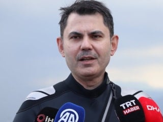 Murat Kurum, İzmit Körfezi'ndeki temizlik çalışmalarını su altı dalışıyla gözlemledi