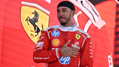 Lewis Hamilton, Ferrari'deki ilk zaferini yaşadı!