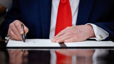 Dünyanın gözü ABD-İran anlaşmasında: Donald Trump saat verdi