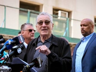 Robert De Niro'dan Trump'a: Kapa çeneni