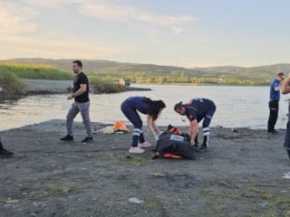 Şnorkel ve deniz gözlüğüyle girdiği Sapanca Gölü'nde boğuldu