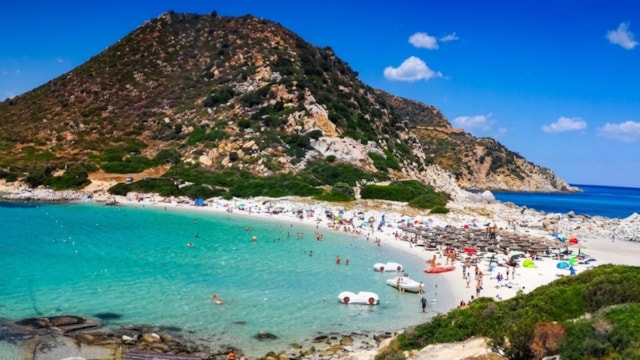 Popüler tatil cennetinde plaj keyfine “yaş” sınırı: Şemsiye yasaklandı