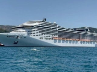 Marmaris’e dev kruvaziyer çıkarması: 5 bin yolcu ile limana yanaştı